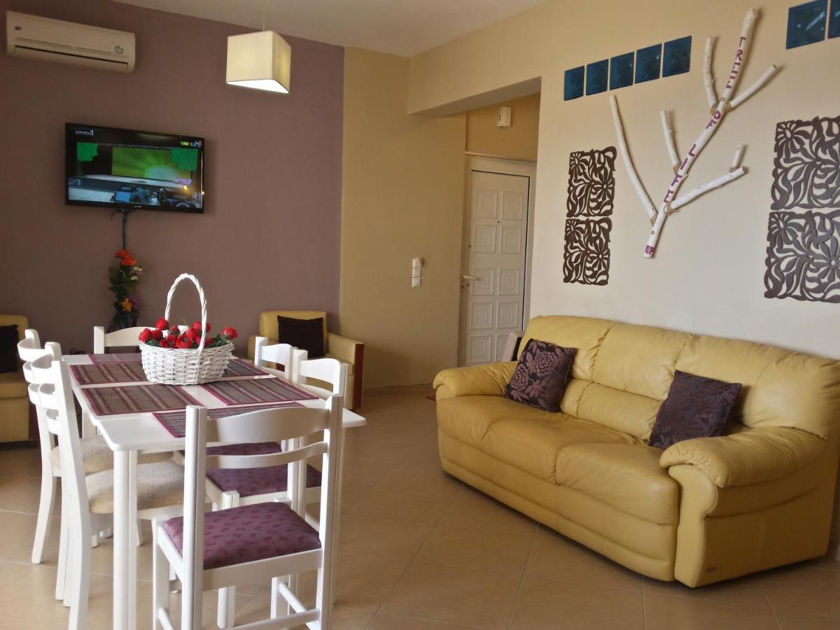 Rubini Homes Agia Marina  Exterior photo